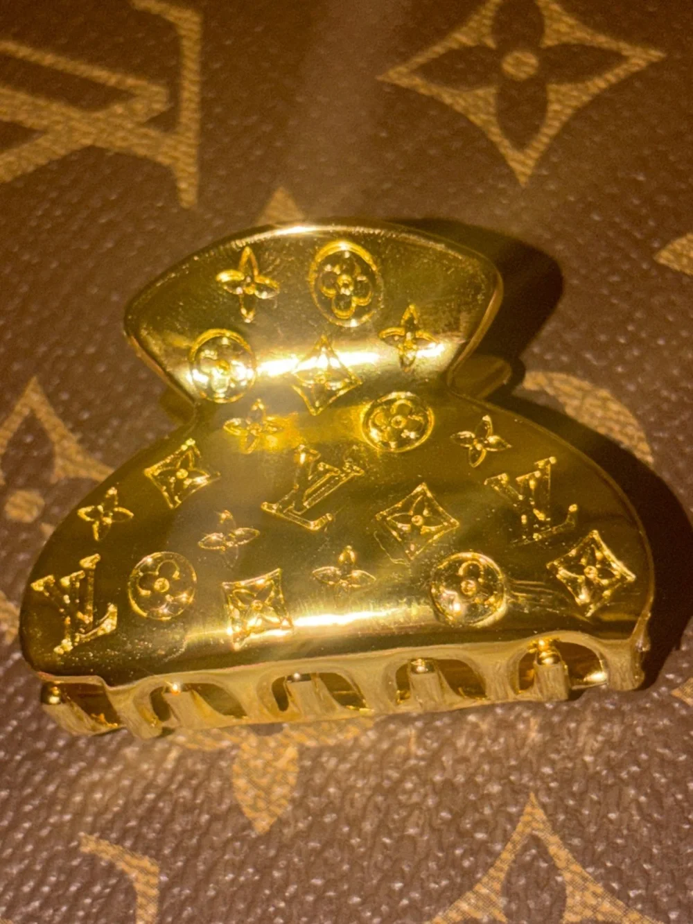 🆕•💖💛🖤 3X LV Claw Clips 👧🏻👩🏾‍🦱👩🏻‍🦰👱🏽‍♀️